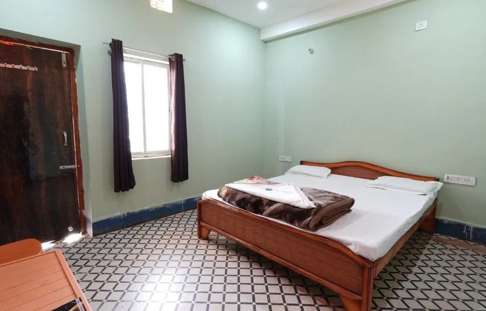 How Travelers Search for a Comfortable Room Around Me at Hotels in Netarhat at Madhu Guesthouse