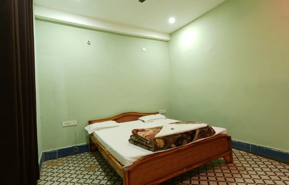 Searching for a Comfortable Room Around Me at Hotels in Netarhat at Madhu Guesthouse